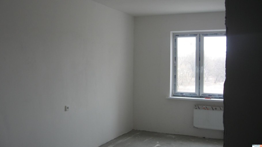 Серые стены белый плинтус