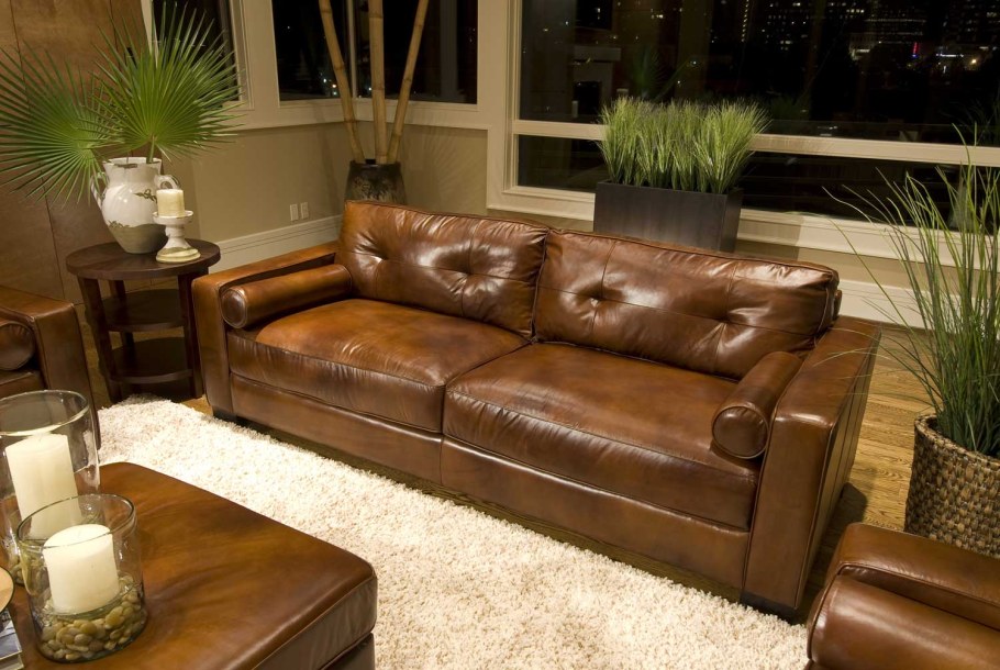 Шикарный кожаный диван