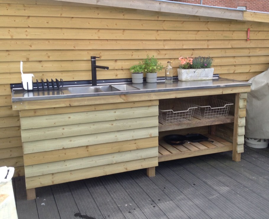 Детская кухня из паллет