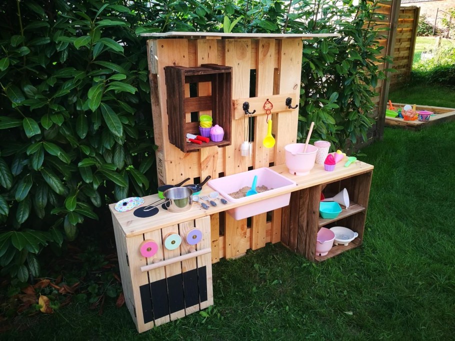 Уличный умывальник из поддонов