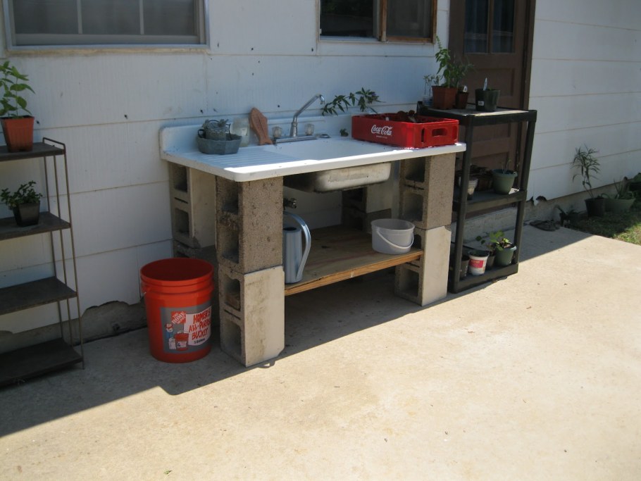 Уличная кухня для дачи