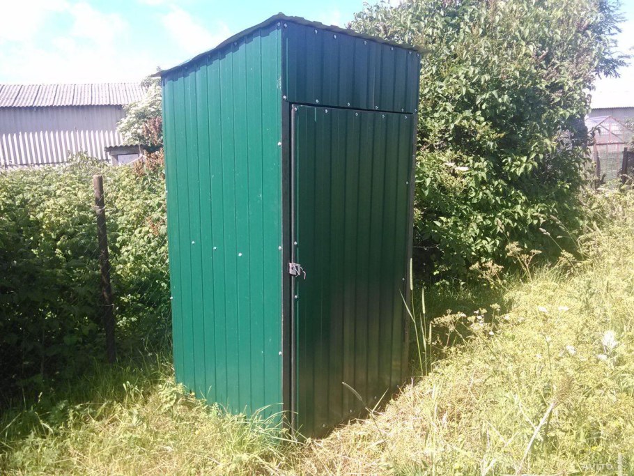 Туалет из металла на дачу