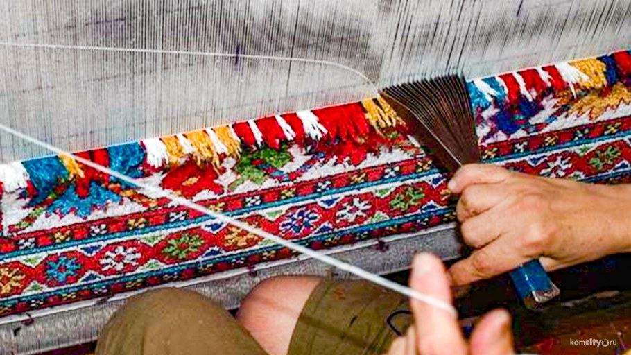 Ручное ковроткачество