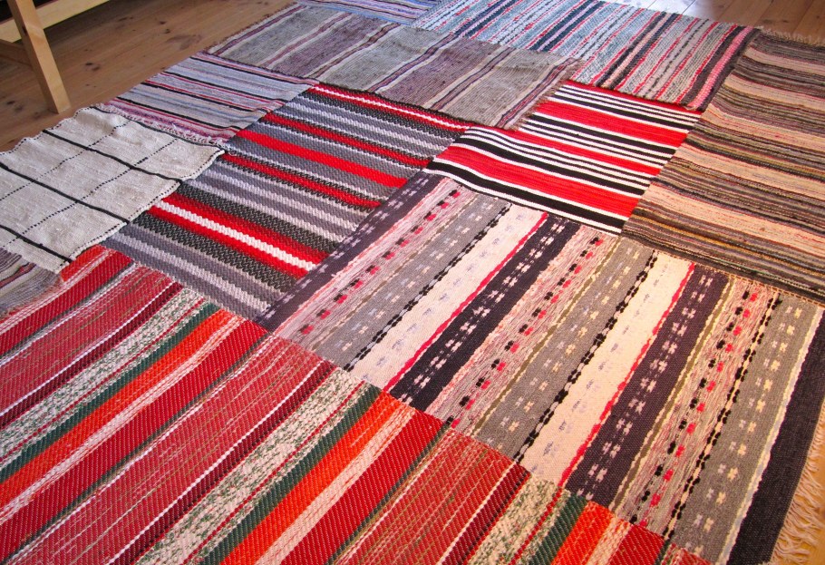 Тканые дорожки красные