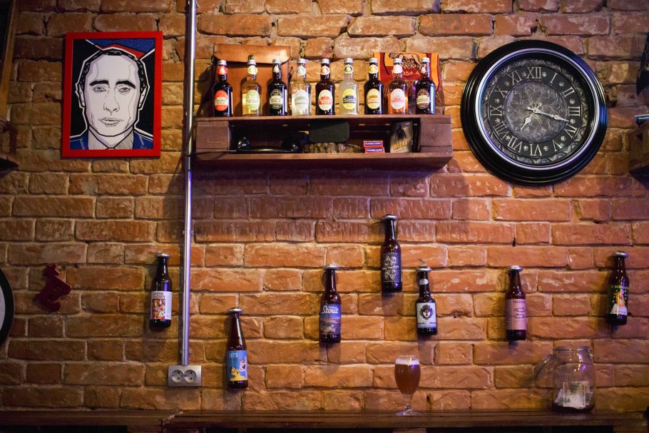 Стильный пивной магазин