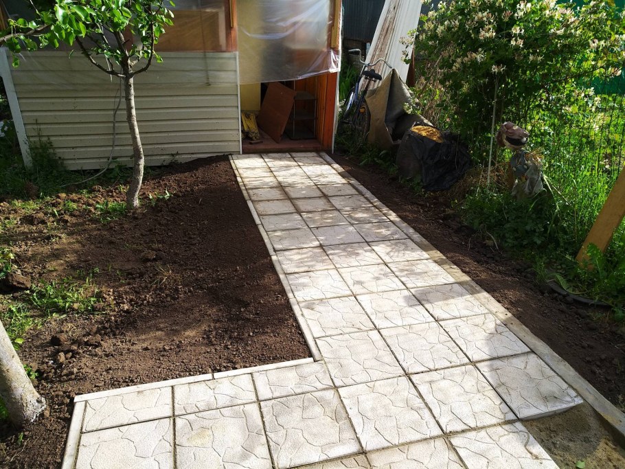 Развилка дорожки комбинированное мощение