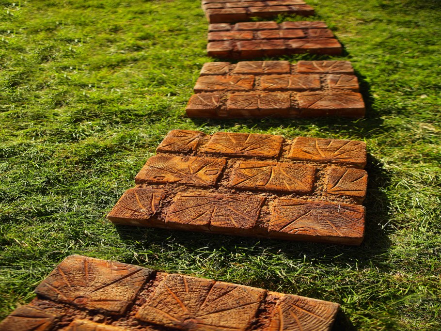 Дорожки на участке