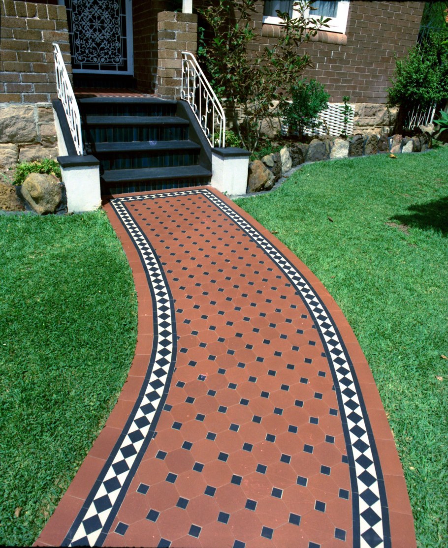 Деревянная плитка для садовых дорожек