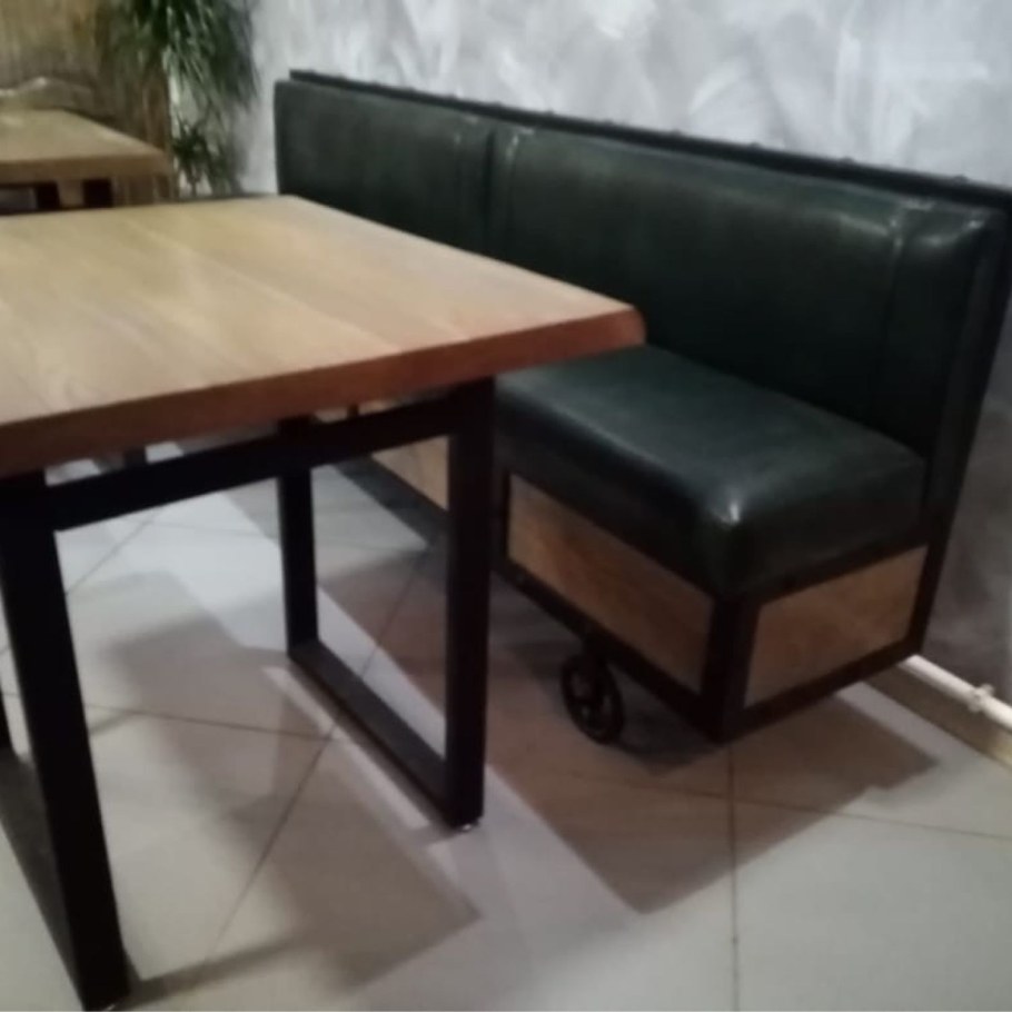 Диванчик в стиле лофт на кухню