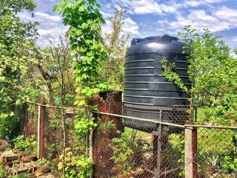 Емкость s 2000л