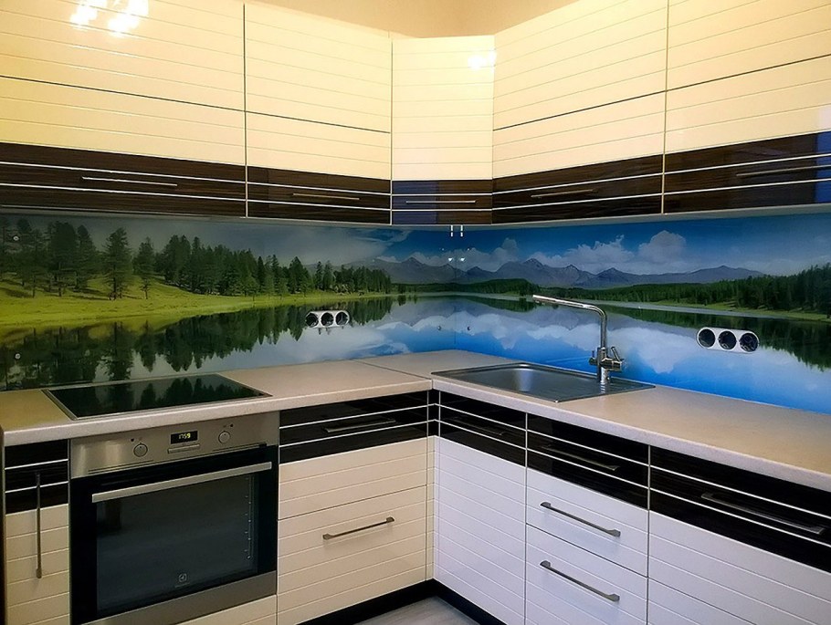 Стеклянный фартук для кухни