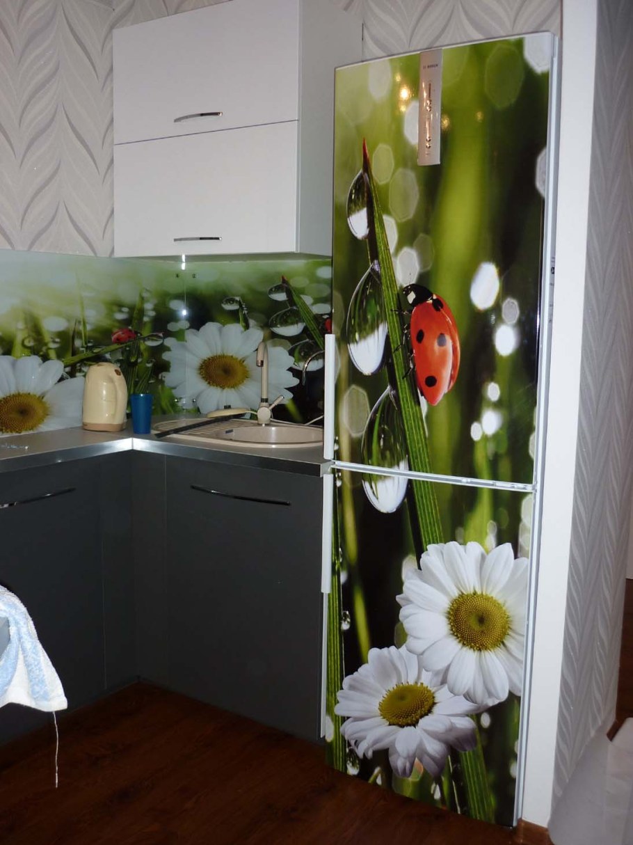 Обклеить старую кухню