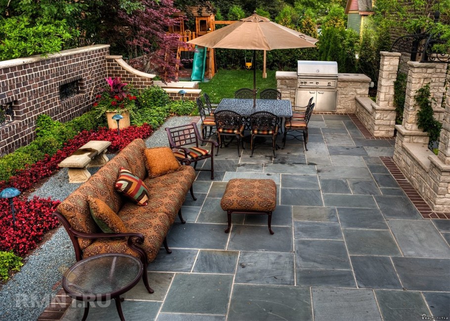 Патио на даче