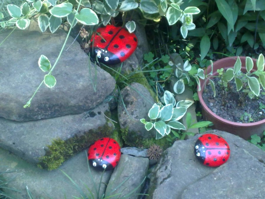 Украшения для сада из камней