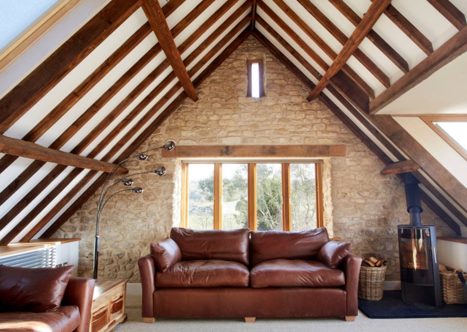 Чердак под вальмовой крышей