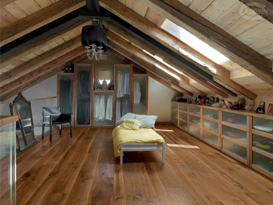 Ивар в мансарде