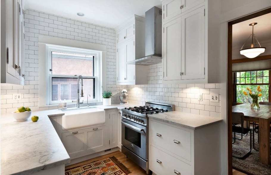 Г-образная кухня-гостиная