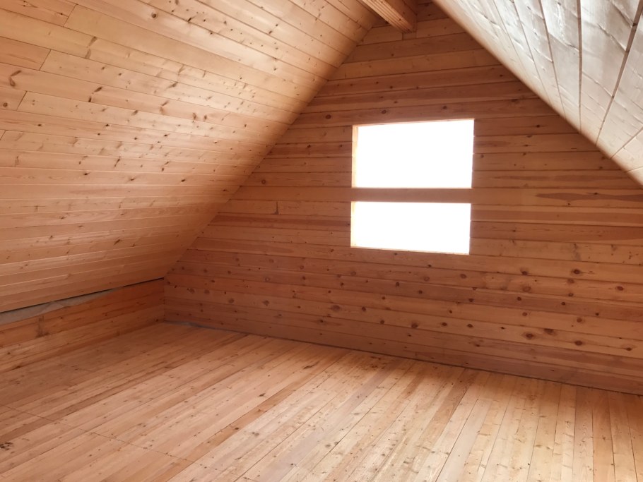 Чистовая отделка мансарды на даче