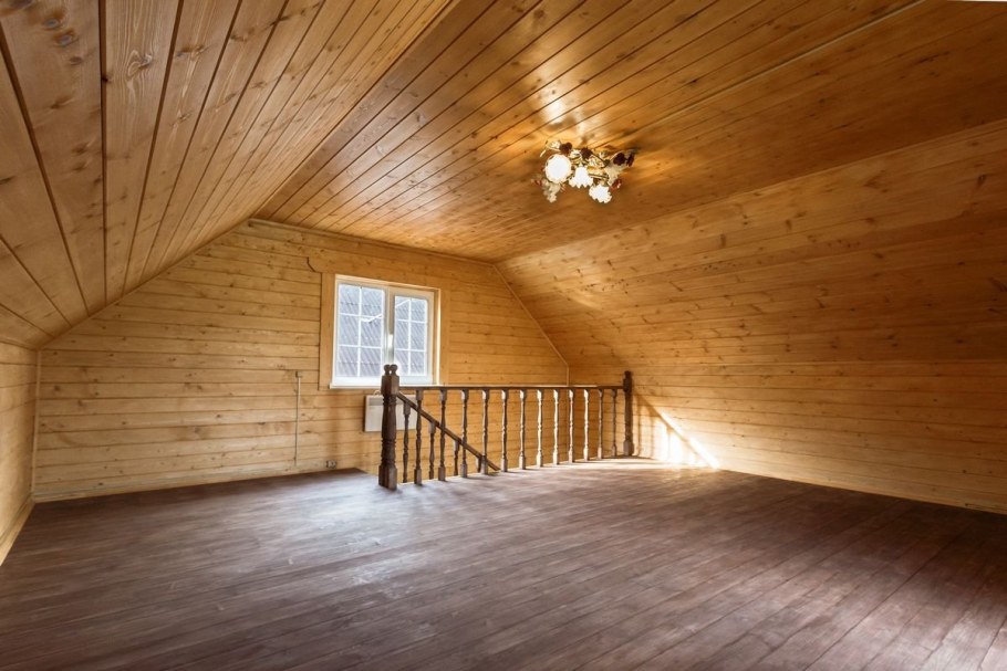 Отделка мансарды