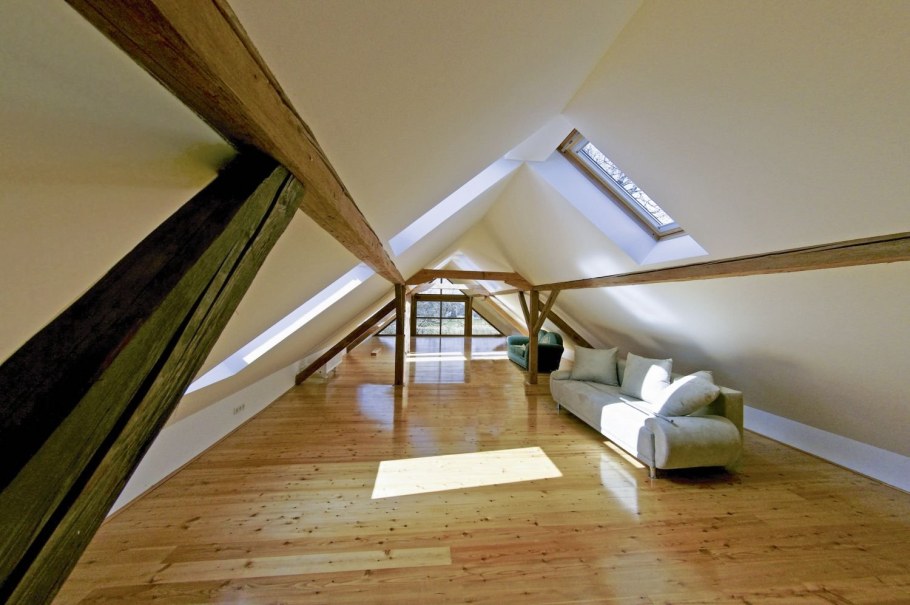 Мансарда под вальмовой крышей