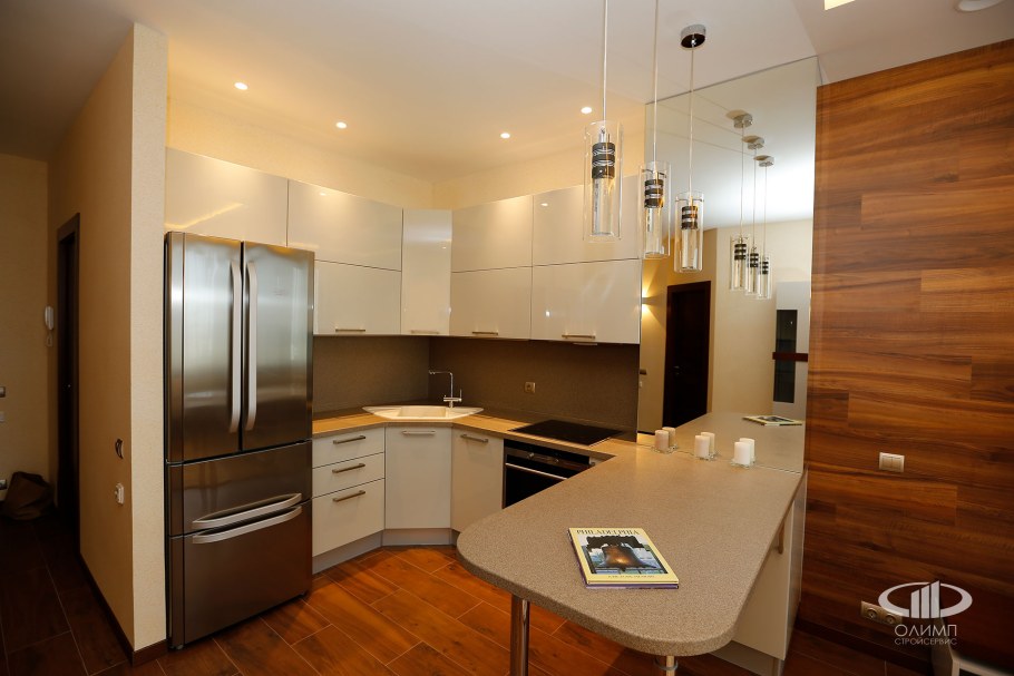 Евроремонт студии с деревянными полами