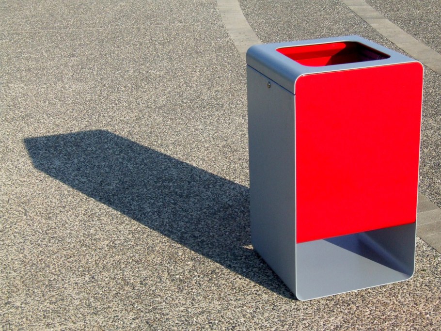 Ящик для мусора в частный дом