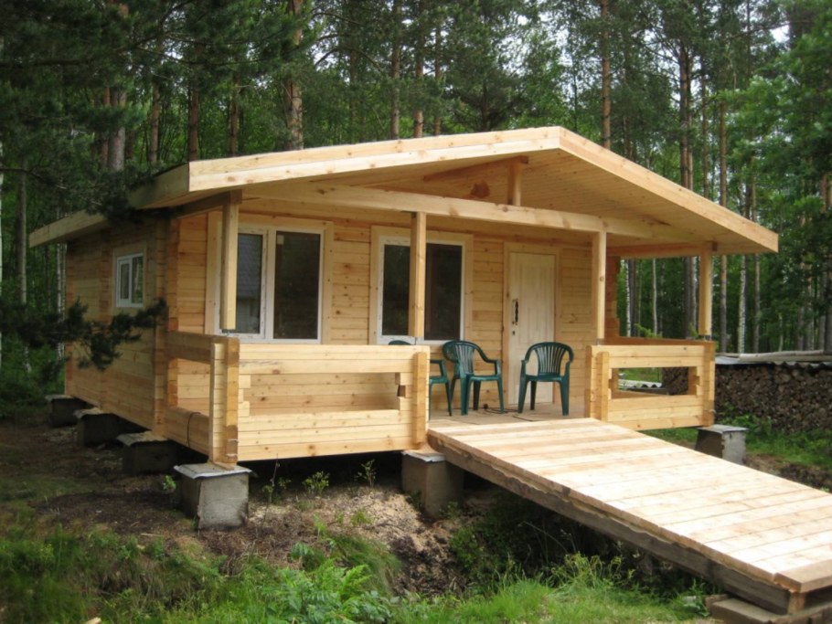 Каркасная баня с террасой