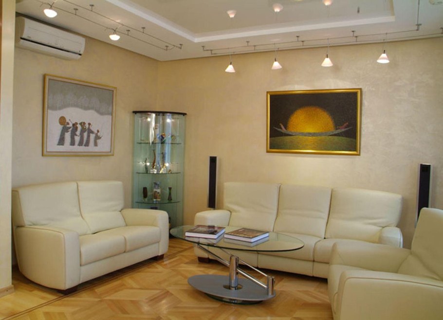 Точечное освещение в гостиной