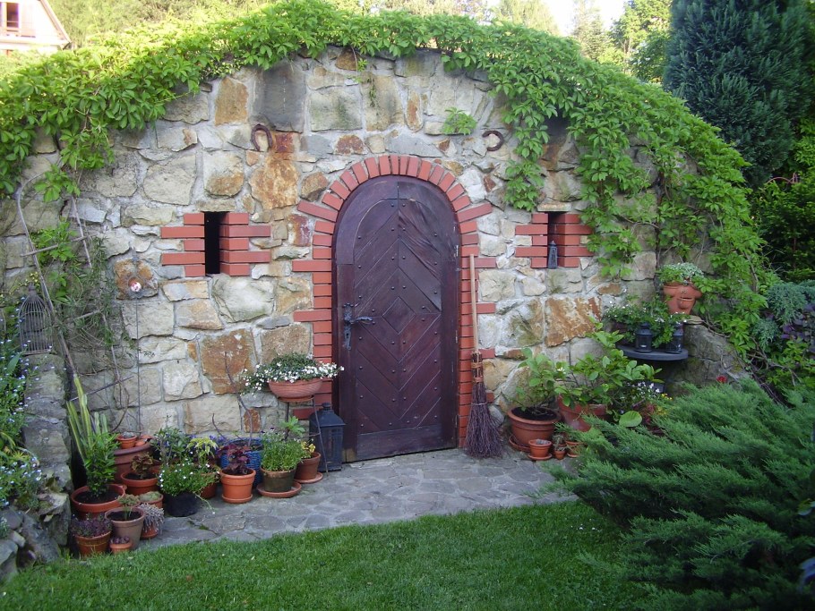 Погреб Земляной полузаглубленный