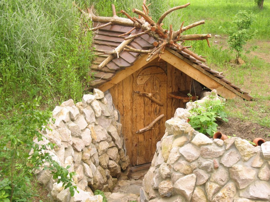 Винный погреб на даче