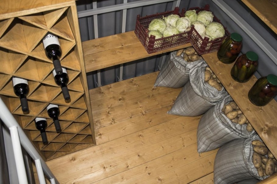 Подвал для хранения овощей