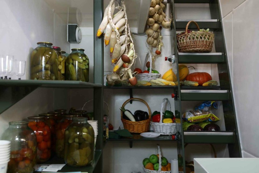 Красивый погреб