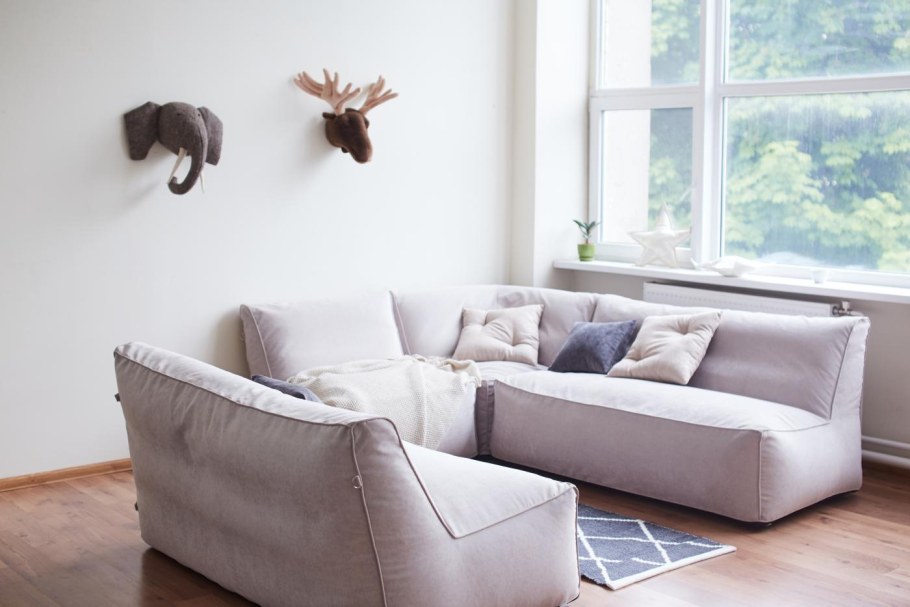 Бескаркасный диван