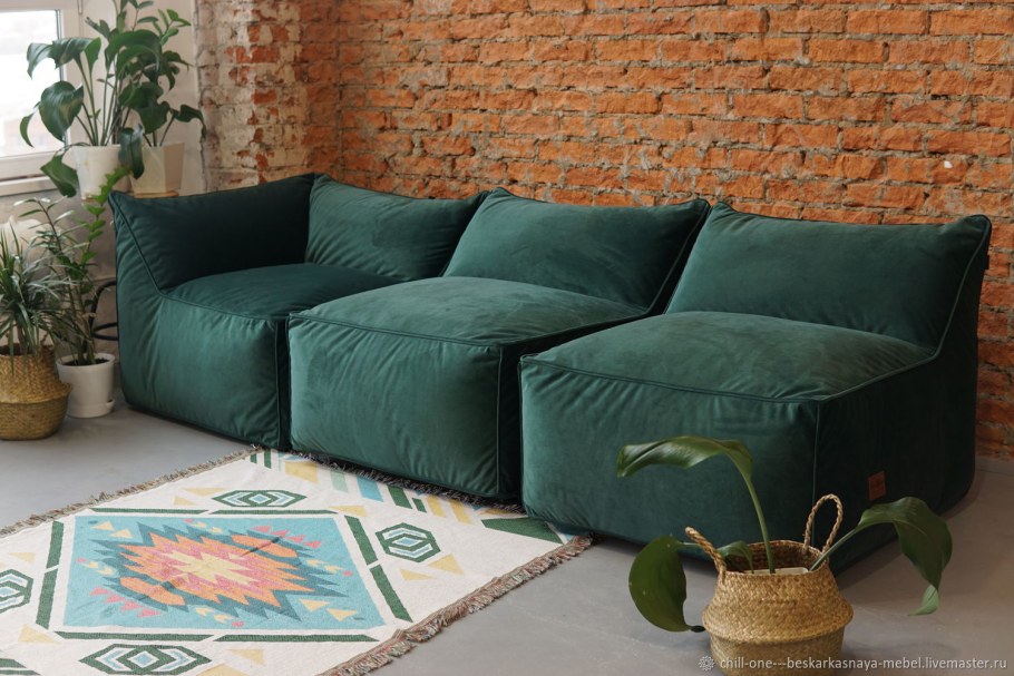 Зеленый модульный диван
