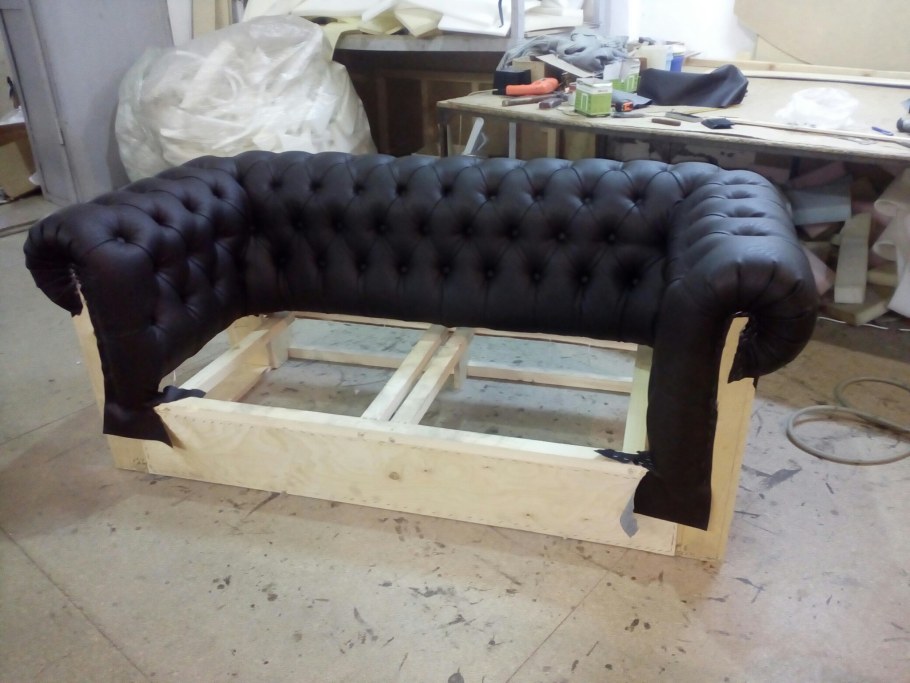 Настоящий диван Честер