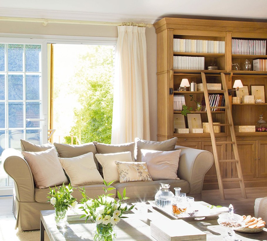 Магазин на диване занавесь