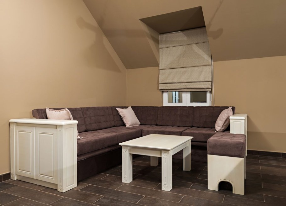 Перетяжка кухонного уголка до и после