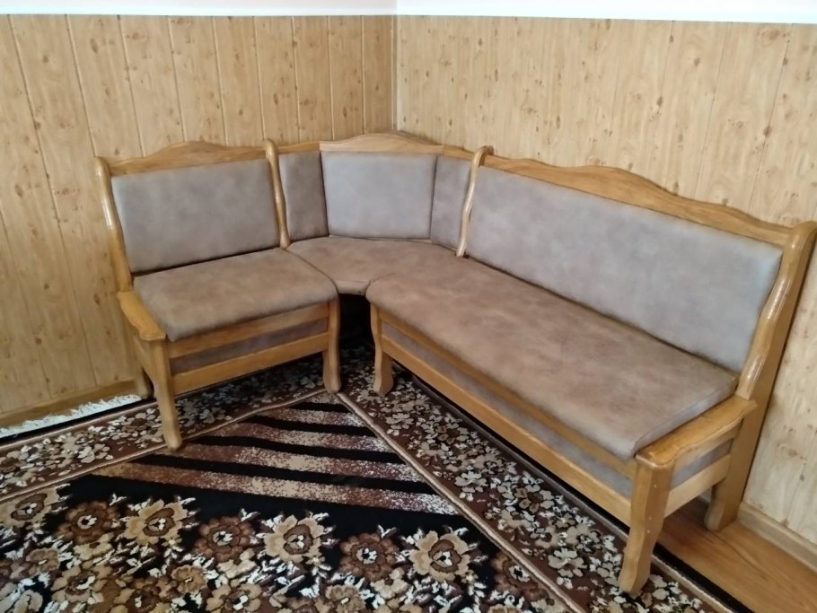 Обшивка кухонного уголка