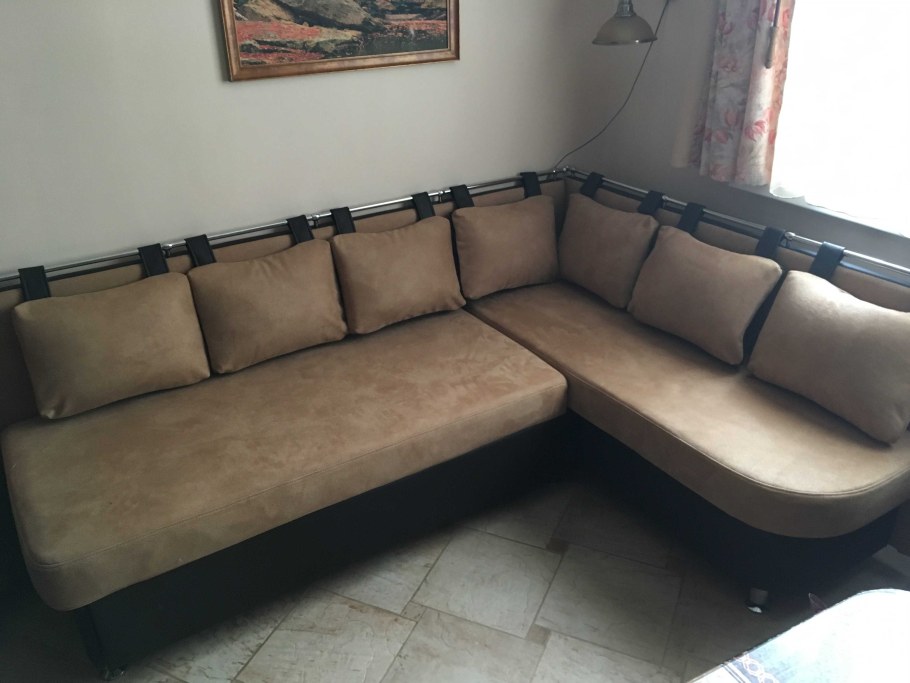 Обивка кухонного уголка