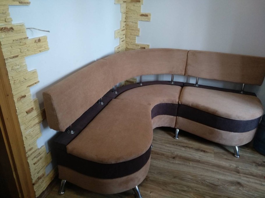 Обивка кухонного уголка