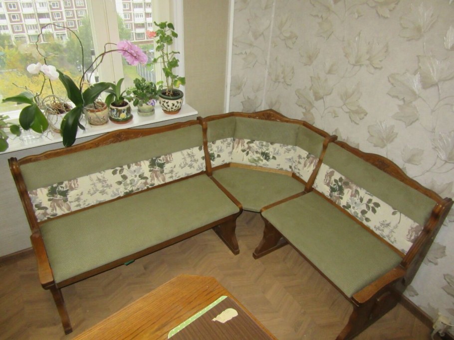 Перетянуть кухонный уголок