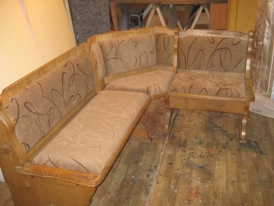 Уголок на кухню со спальным местом