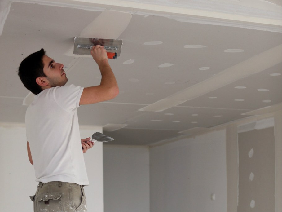 Шлифование поверхности стен