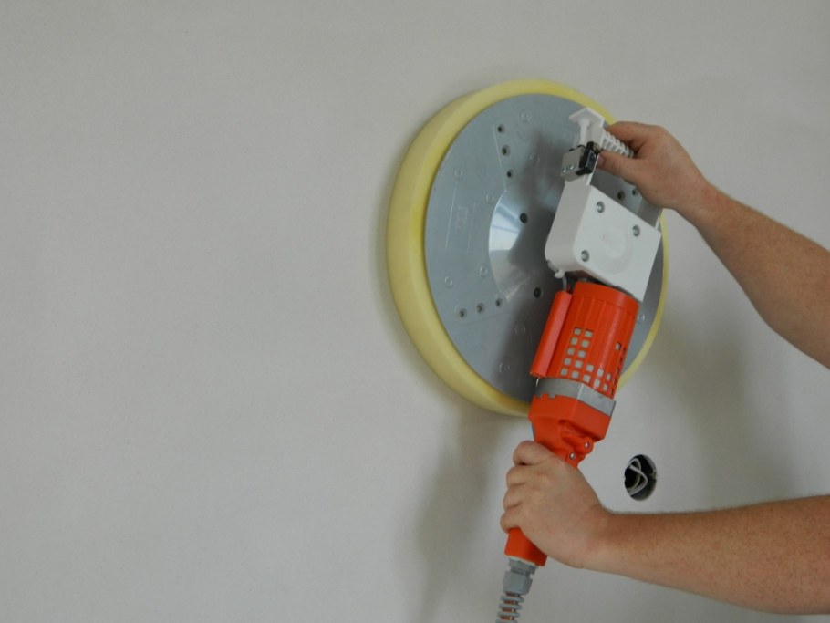 Шлифовальная машинка для шпаклевки стен Макита