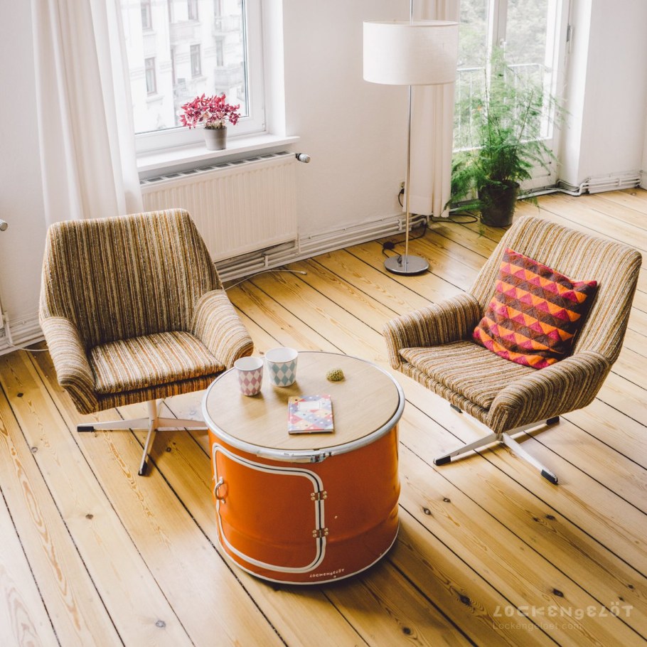 Стулья из металлических бочек