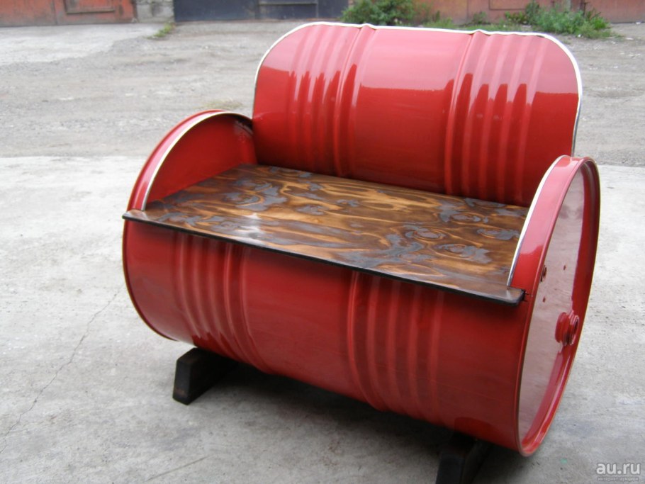 Скамейки из бочек