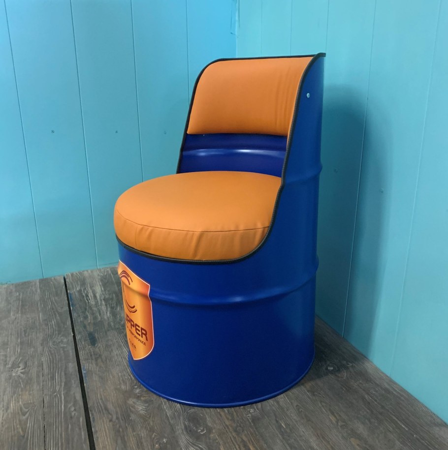 Стулья из металлических бочек