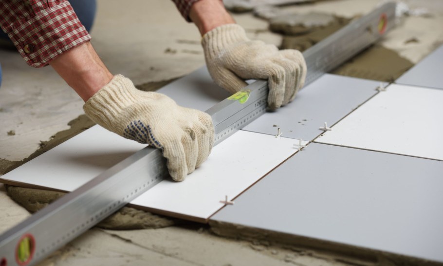 Демонтаж напольной плитки