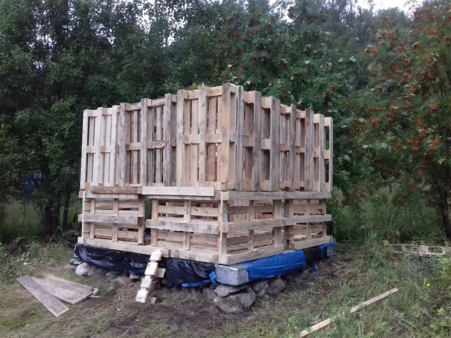 Баня из европоддонов