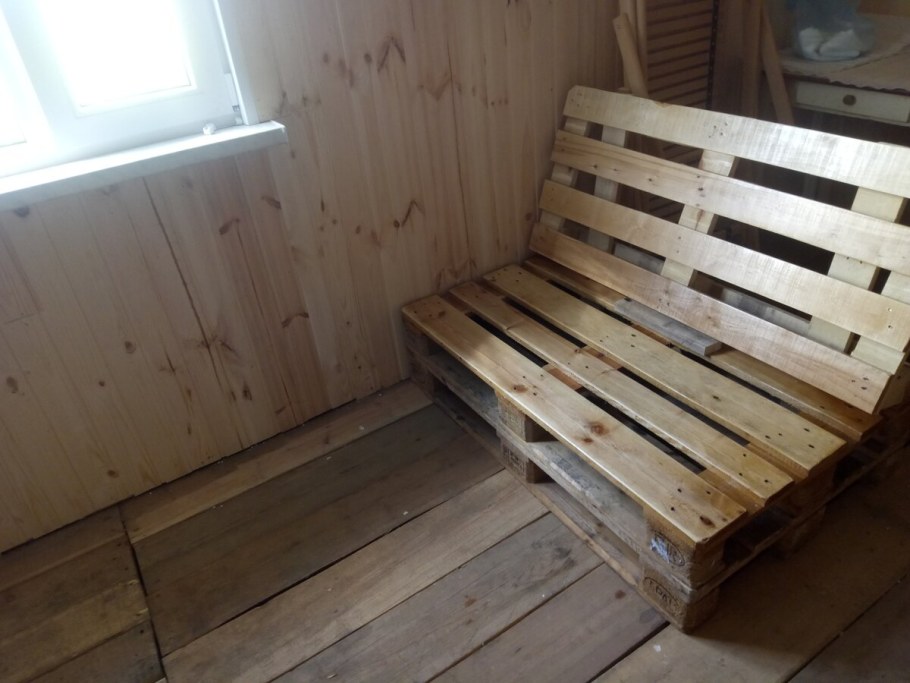 Дом из поддонов